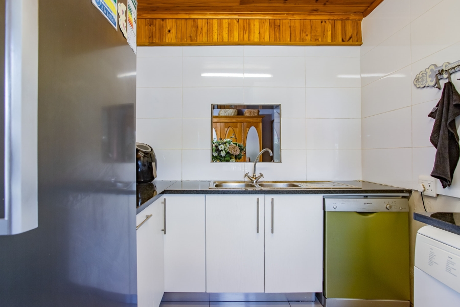 7 Bedroom Property for Sale in Uitsig Western Cape